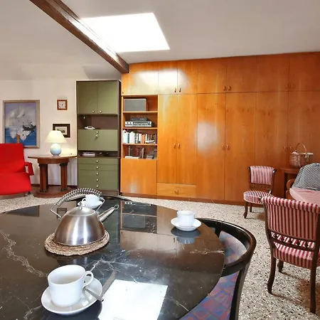 Apartment Tea House *